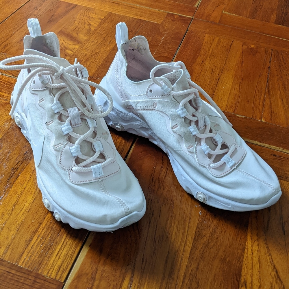 Nike Element 55 in Pale Pink